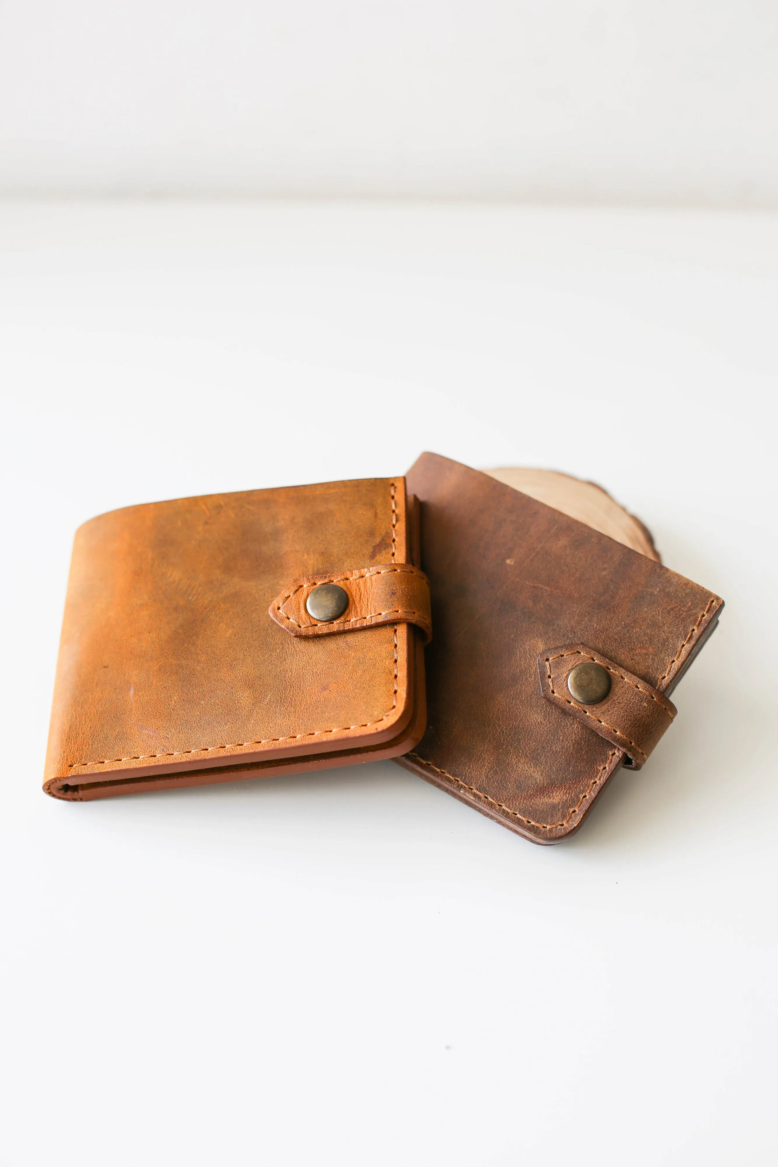 Bifold leather Wallet - Cognac Brown